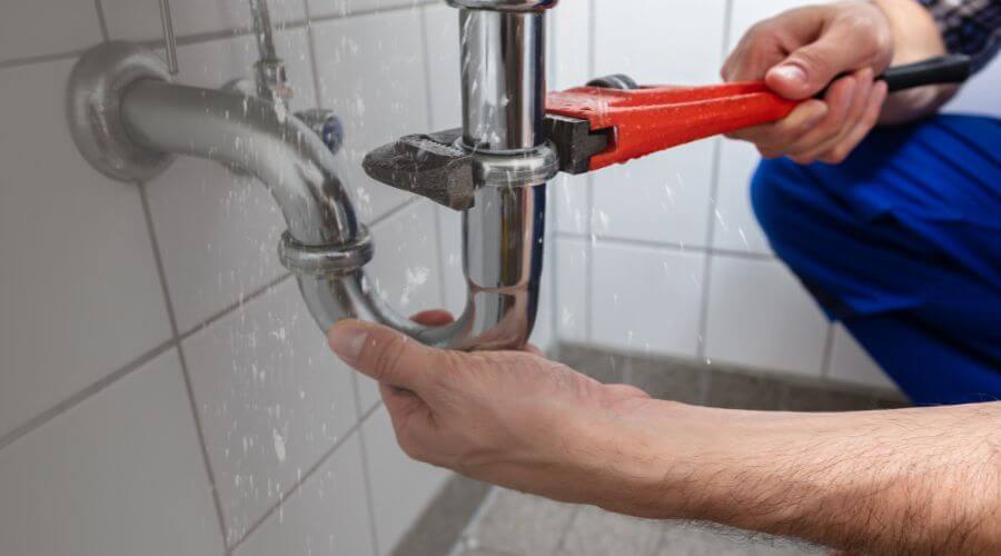 Expert burst pipe repair services in Saint Lawrence, SD